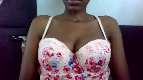 Snapshot of kingrena chatting on 07/26/26, 10:00 Rena-sexy online show from 07/26/26, 10:00