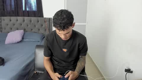 DOMINANT ALPHA KINGS online show from 12/22/25, 06:38