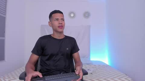 sebastian online show from 10/03/25, 11:40