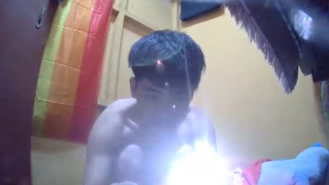 Snapshot of kingsucker2069 chatting on 12/07/24, 12:45 Ruru online show from 12/07/24, 12:45