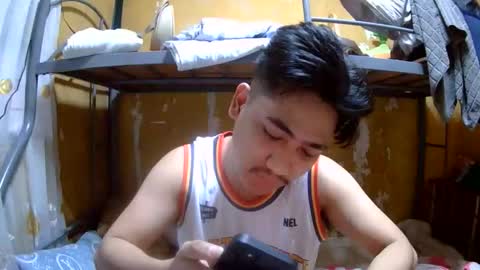 Snapshot of kingsucker2069 chatting on 11/25/25, 08:36 Ruru online show from 11/25/25, 08:36