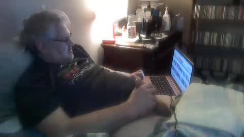 Snapshot of kingtongue10 chatting on 01/10/25, 01:52 kingtongue10 online show from 01/10/25, 01:52