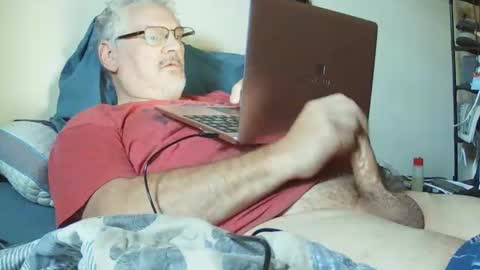 Snapshot of kingtongue10 chatting on 11/04/25, 06:29 kingtongue10 online show from 11/04/25, 06:29