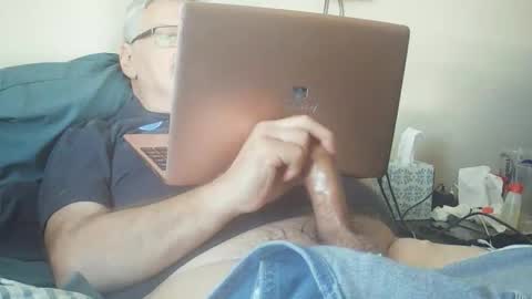 Snapshot of kingtongue10 chatting on 01/12/26, 06:35 kingtongue10 online show from 01/12/26, 06:35