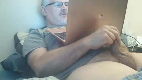 Snapshot of kingtongue10 chatting on 01/17/26, 01:27 kingtongue10 online show from 01/17/26, 01:27