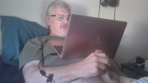 Snapshot of kingtongue10 chatting on 02/13/26, 09:33 kingtongue10 online show from 02/13/26, 09:33