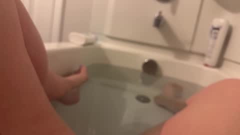 Snapshot of kinkbitch25 chatting on 04/17/26, 03:53 Kinkbitch online show from 04/17/26, 03:53