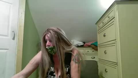 Snapshot of kinkster615 chatting on 02/14/25, 05:30 Kinkster online show from 02/14/25, 05:30