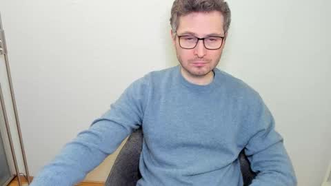 Snapshot of kinksubbydubby chatting on 01/12/26, 06:24 kinksubbydubby online show from 01/12/26, 06:24