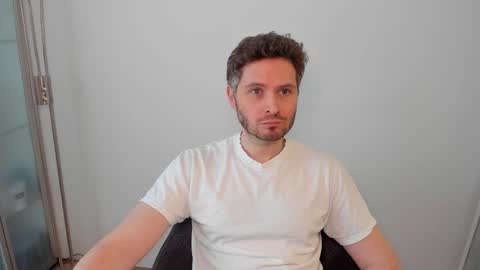 Snapshot of kinksubbydubby chatting on 03/15/26, 03:29 kinksubbydubby online show from 03/15/26, 03:29