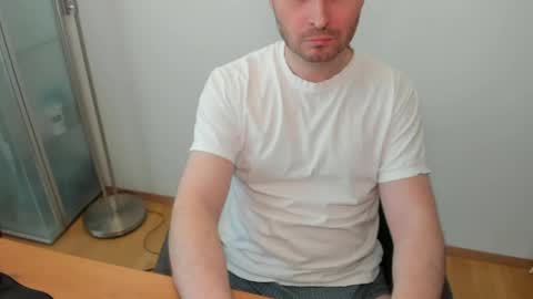 Snapshot of kinksubbydubby chatting on 03/30/26, 04:52 kinksubbydubby online show from 03/30/26, 04:52