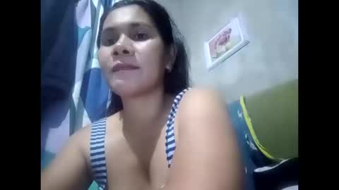 Snapshot of kinky27782 chatting on 12/17/25, 02:34 kinky27782 online show from 12/17/25, 02:34