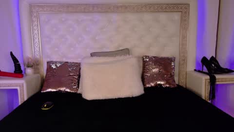 Snapshot of kinky_courtney chatting on 01/17/25, 01:04 Courtney online show from 01/17/25, 01:04