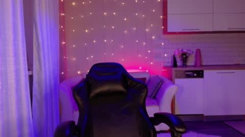 Snapshot of kinky_courtney chatting on 02/04/25, 12:29 Courtney online show from 02/04/25, 12:29