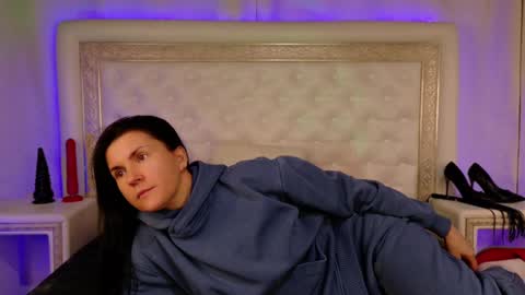 Snapshot of kinky_courtney chatting on 02/25/25, 12:25 Courtney online show from 02/25/25, 12:25