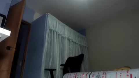 kinky_eli_ online show from 12/18/25, 04:02