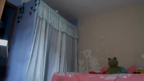 kinky_eli_ online show from 04/17/26, 02:42