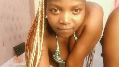 Snapshot of kinky_lola1 chatting on 03/10/26, 12:04 Lola online show from 03/10/26, 12:04