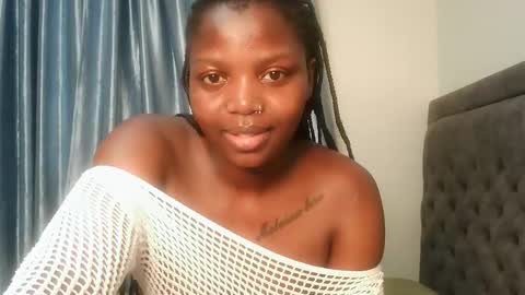 Snapshot of kinky_lola1 chatting on 04/11/26, 06:45 Lola online show from 04/11/26, 06:45