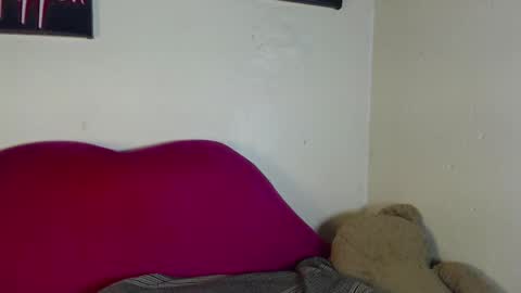 Snapshot of kinky_me1 chatting on 03/18/26, 11:02 princess online show from 03/18/26, 11:02