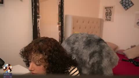 Snapshot of kinky_mj chatting on 06/10/26, 08:19 Mary your fav curly girl online show from 06/10/26, 08:19