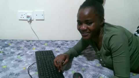 Snapshot of kinky_nymo chatting on 05/22/26, 01:06 kinky_nymo online show from 05/22/26, 01:06