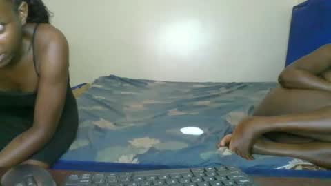 Snapshot of kinky_roey chatting on 02/07/25, 03:34 kinky_roey online show from 02/07/25, 03:34