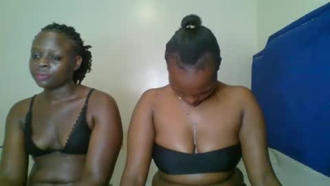 Snapshot of kinky_roey chatting on 03/10/25, 01:56 kinky_roey online show from 03/10/25, 01:56