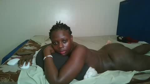 Snapshot of kinky_roey chatting on 03/11/25, 05:49 kinky_roey online show from 03/11/25, 05:49