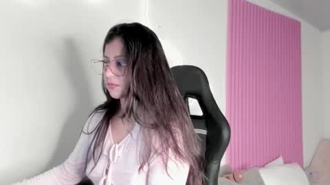 Snapshot of kinky_yeyns chatting on 01/07/26, 02:47 kinky yeyns online show from 01/07/26, 02:47