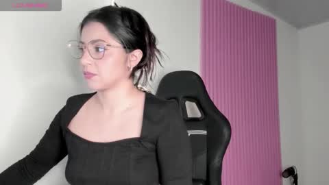 Snapshot of kinky_yeyns chatting on 03/17/26, 03:22 kinky yeyns online show from 03/17/26, 03:22