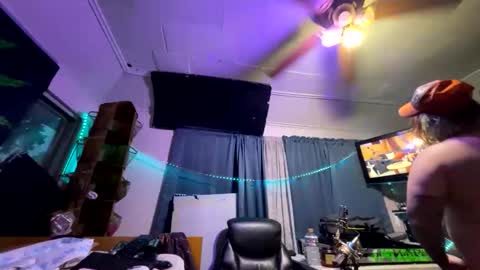 Snapshot of kinkybiguy14 chatting on 06/09/26, 01:39 Kinky Cassie online show from 06/09/26, 01:39