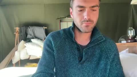 M online show from 11/06/25, 09:32