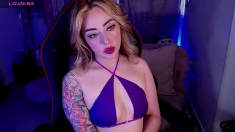 Snapshot of kinkydoll_ chatting on 02/11/26, 09:20 Sara online show from 02/11/26, 09:20