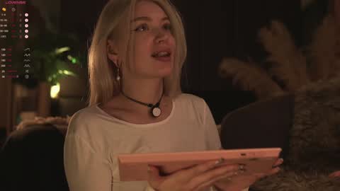 kinkylina_ online show from 12/15/24, 12:06