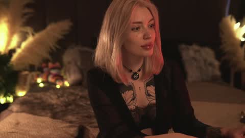 kinkylina_ online show from 01/17/25, 10:33