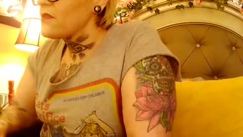 Snapshot of kinkypinkyplay2 chatting on 12/22/25, 05:26 Kinky Pinky online show from 12/22/25, 05:26