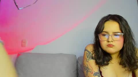 Snapshot of kinkyqueenscb chatting on 05/18/26, 11:21 natasha and amber online show from 05/18/26, 11:21