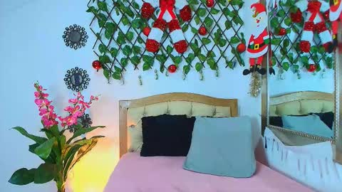 Snapshot of kinkysweet__ chatting on 11/19/25, 09:37 Isabella online show from 11/19/25, 09:37