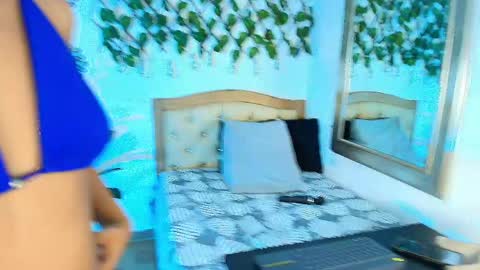 Snapshot of kinkysweet__ chatting on 06/04/26, 11:22 Isabella online show from 06/04/26, 11:22