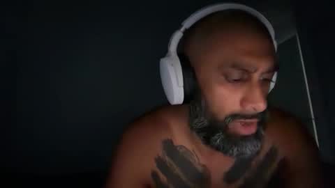 kinky black guy just letting it slide online show from 03/16/26, 01:33