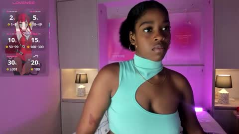 Snapshot of kiomarabaker chatting on 11/11/25, 11:43 M A R A online show from 11/11/25, 11:43