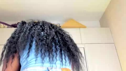 Snapshot of kiomarabaker chatting on 11/21/25, 11:53 M A R A online show from 11/21/25, 11:53