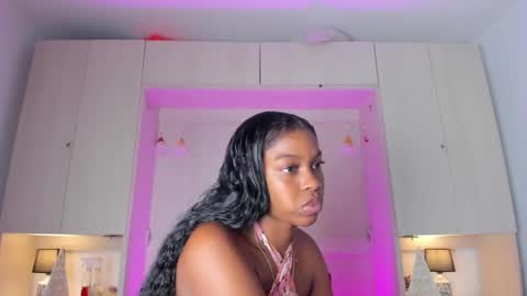 Snapshot of kiomarabaker chatting on 11/27/25, 08:11 M A R A online show from 11/27/25, 08:11