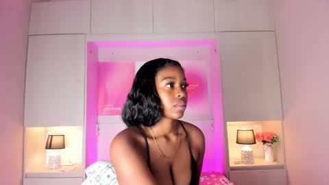 Snapshot of kiomarabaker chatting on 12/02/25, 12:43 M A R A online show from 12/02/25, 12:43