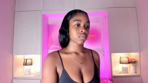 Snapshot of kiomarabaker chatting on 12/04/25, 12:14 M A R A online show from 12/04/25, 12:14