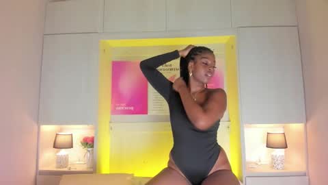 Snapshot of kiomarabaker chatting on 12/15/25, 07:51 M A R A online show from 12/15/25, 07:51