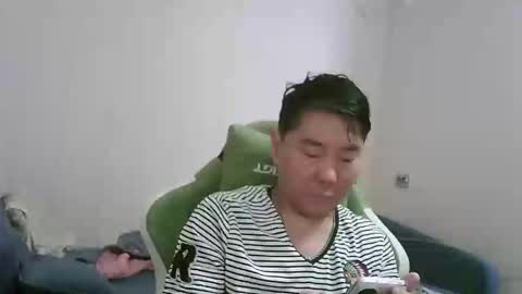 Snapshot of kioto795 chatting on 02/25/26, 03:27 kioto795 online show from 02/25/26, 03:27