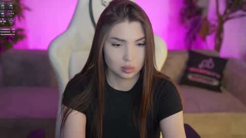 Snapshot of kira0541 chatting on 12/21/25, 09:49 Sweet girls online show from 12/21/25, 09:49