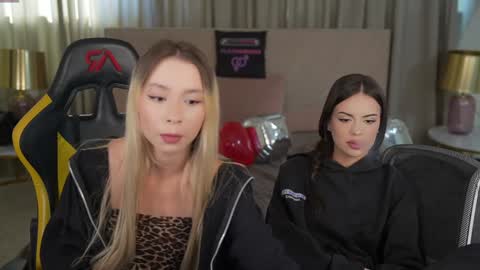 Snapshot of kira0541 chatting on 03/10/26, 08:19 Sweet girls online show from 03/10/26, 08:19